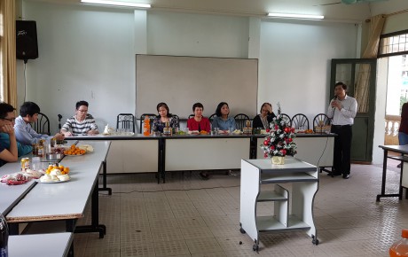 Hiệp hội trị liệu bằng tay Pháp Việt tổ chức Noen cho HV K80