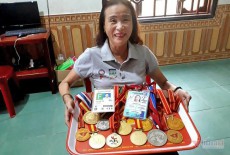 Bà chủ khuyết tật giành 120 huy chương, mở xưởng gỗ cho người nghèo