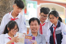 Hà Nội: Thầy giáo khuyết tật truyền “ngọn lửa” đam mê môn Toán cho học sinh