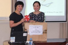 Tặng 200 cuốn sách cho học sinh khiếm thị Hà Nội