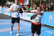 TP.HCM: Ấm áp đường chạy marathon dành riêng cho người khuyết tật và nạn nhân chiến tranh