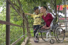 Nghị lực vượt qua khó khăn của chàng trai khuyết tật