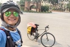 Đạp xe xuyên Việt 60 ngày để gây quỹ làm sách nói cho người khiếm thị