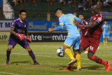 Vòng 19 V-League: Hà Nội chiếm ngôi đầu, TPHCM thua đội cuối bảng